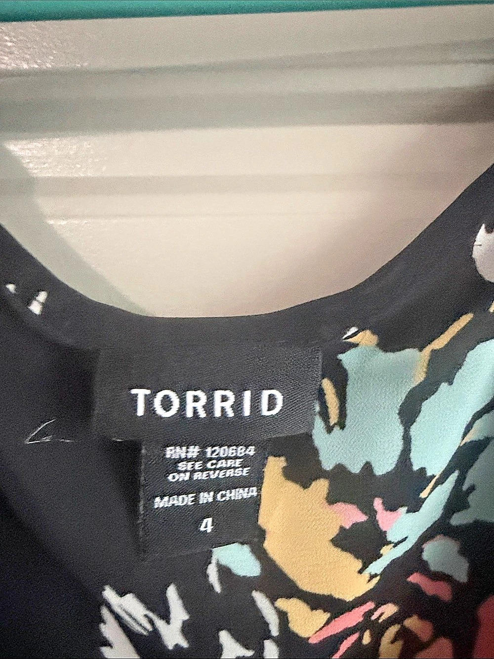 Torrid Floral Sleeveless Blouse in Black & Pink Size 4 - Picture 3 of 3